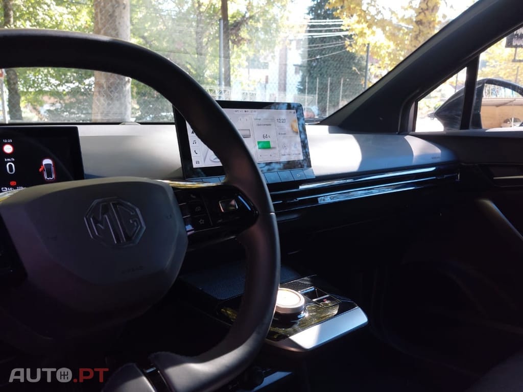 MG MG4 64 kWh Luxury