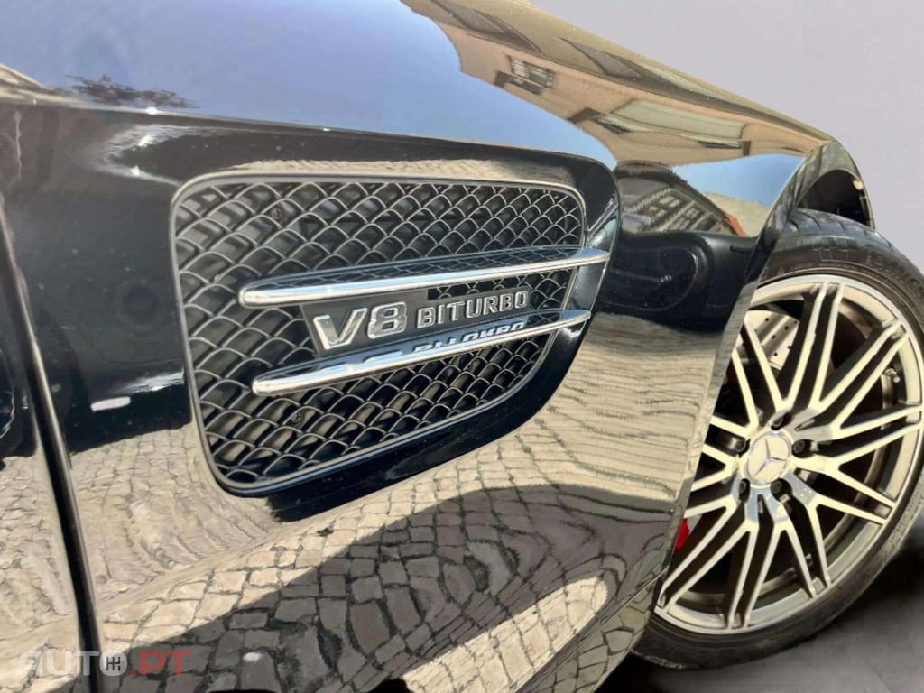Mercedes-Benz AMG GT Coupe  V8 
