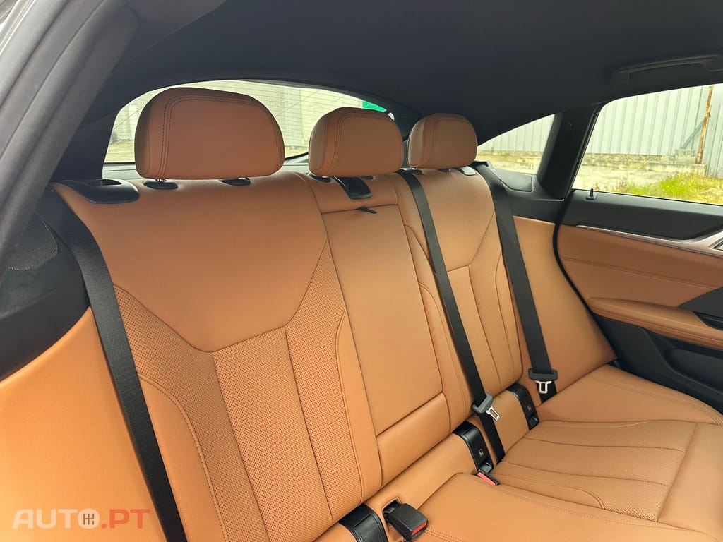 BMW i4 eDrive40 Pack Desportivo M Pro