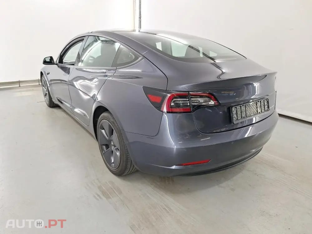 Tesla Model 3 Standard Range Plus RWD