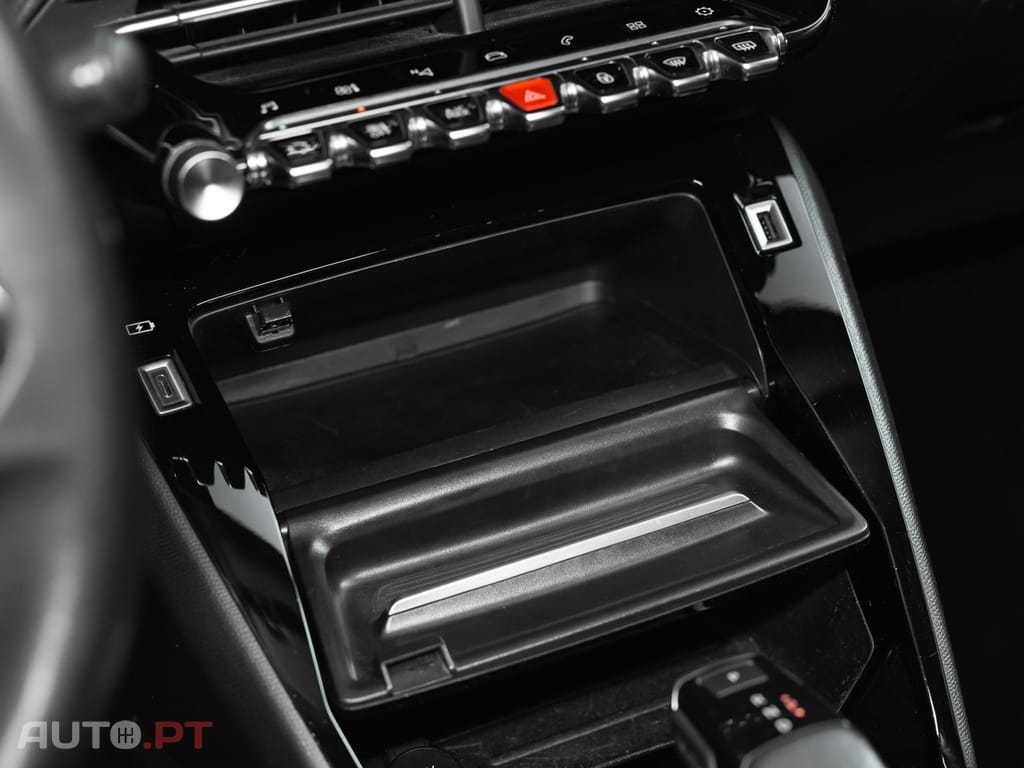 Peugeot 2008 1.5 BlueHDi Allure EAT8