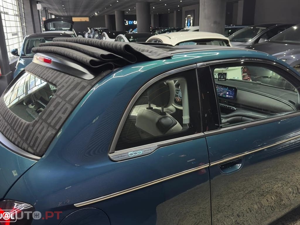Fiat 500e La Prima