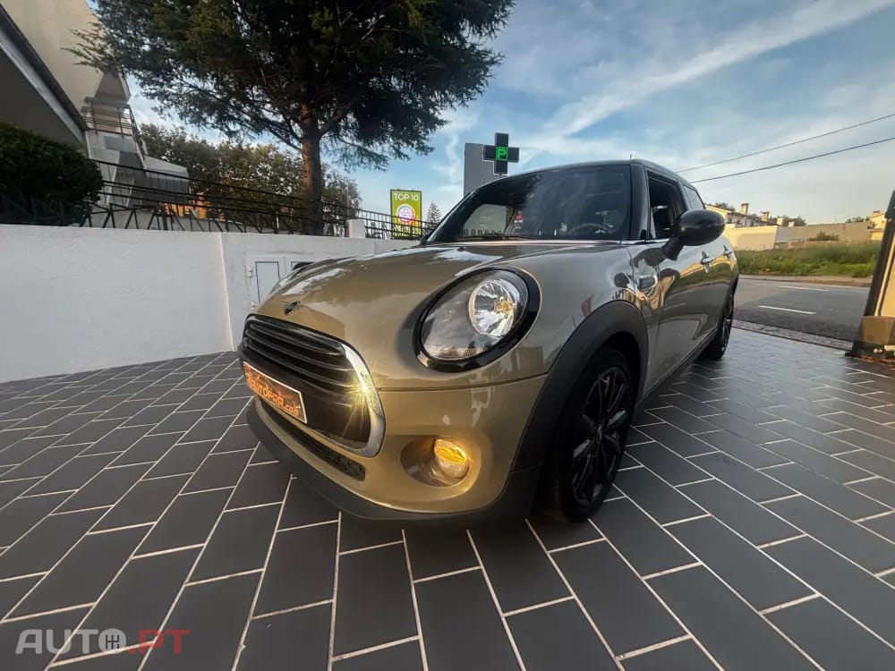 MINI Cooper Cooper Premium Yours Auto