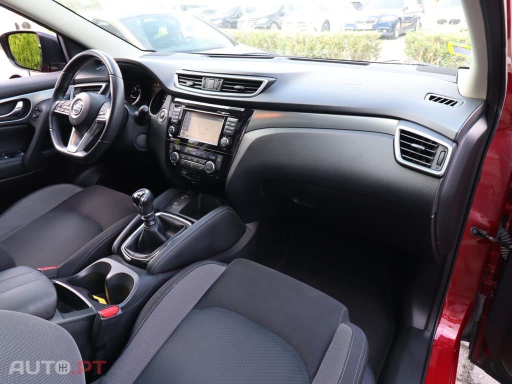 Nissan Qashqai 1.5 dCi N-Connecta J18