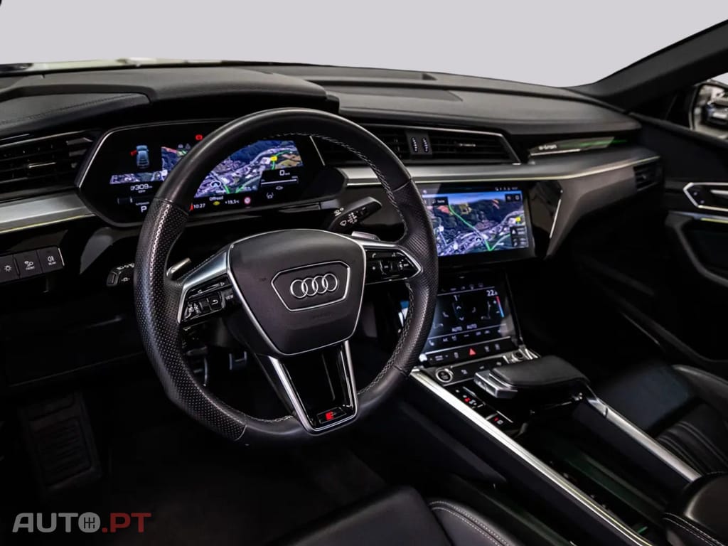 Audi Q8 E-Tron I.V.A DEDUTÍVEL S LINE