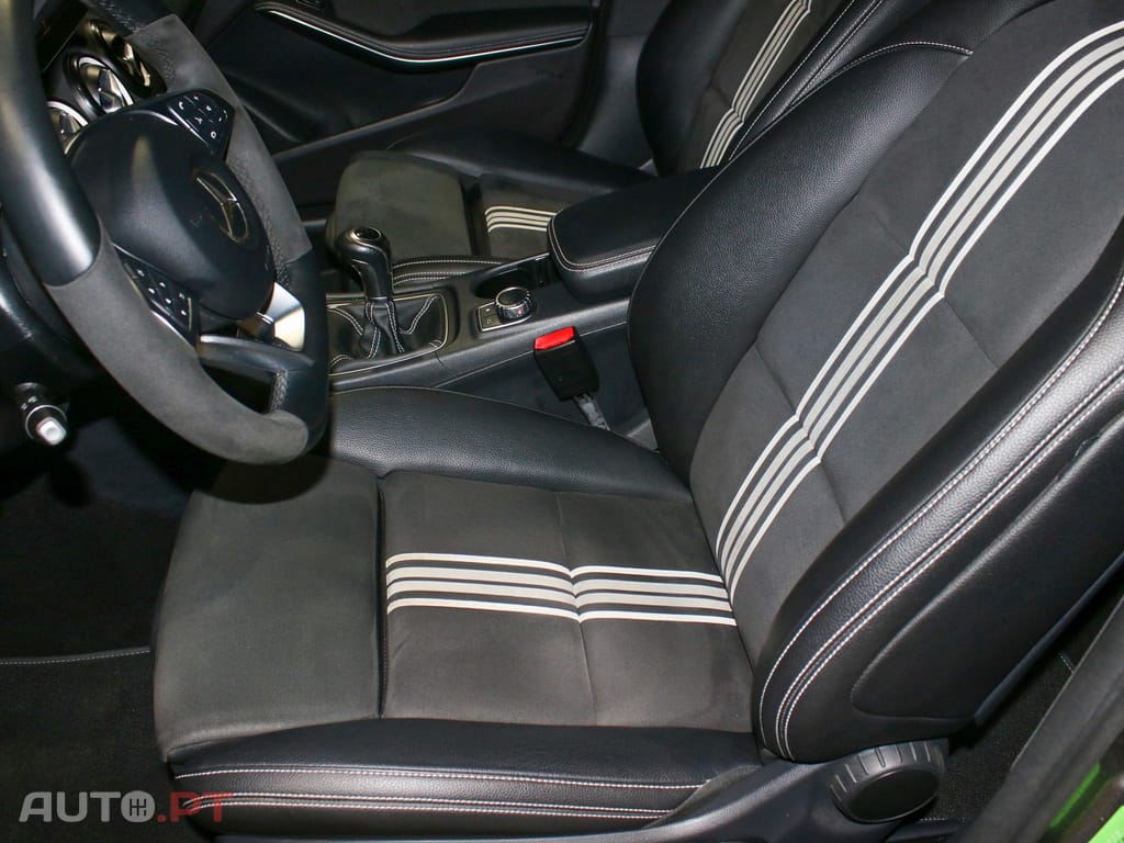 Mercedes-Benz CLA 180 AMG Line