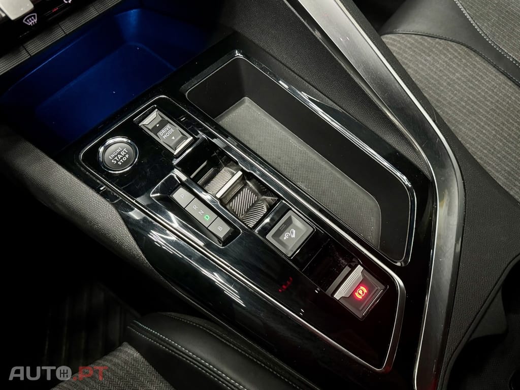 Peugeot 3008 1.6 Hybrid Allure e-EAT8