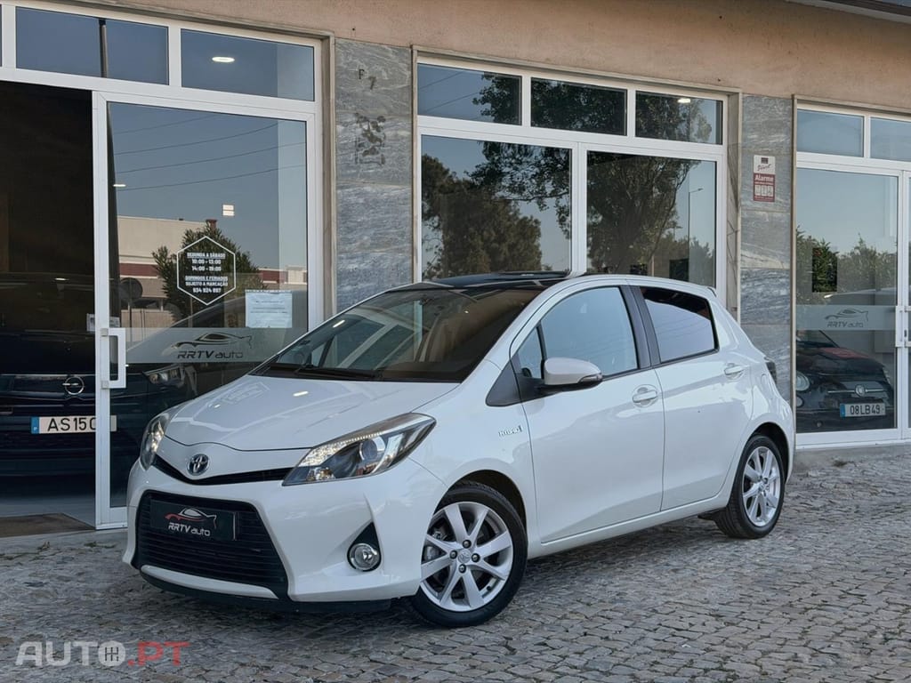 Toyota Yaris 1.5 HSD Comfort +P.Style+Navi