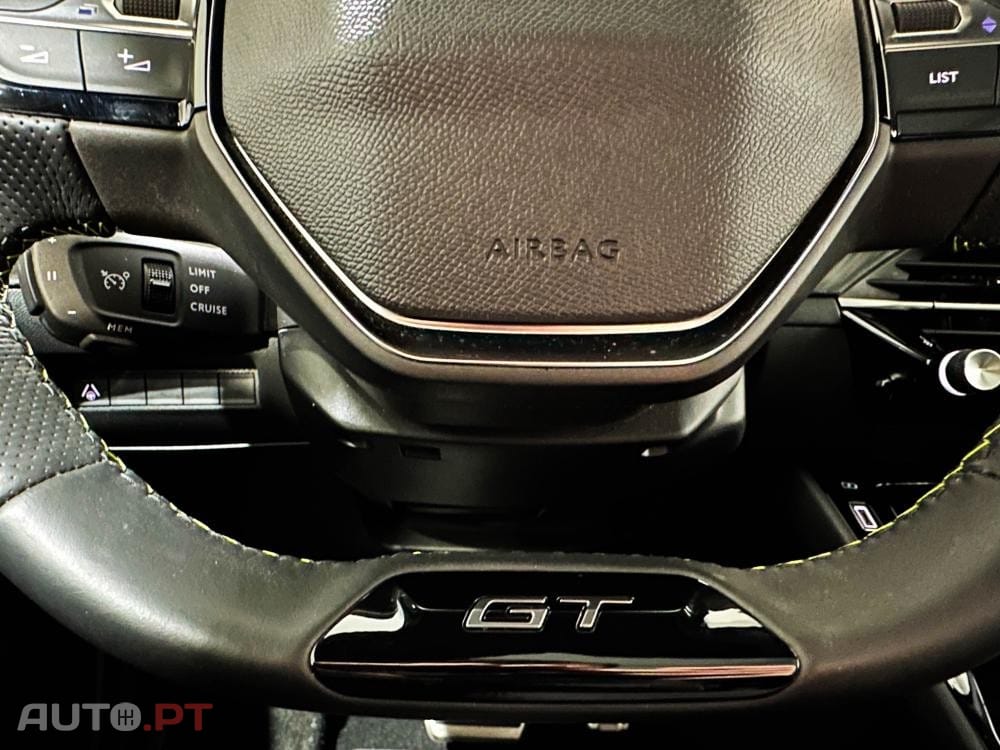 Peugeot E-208 51 kWh GT