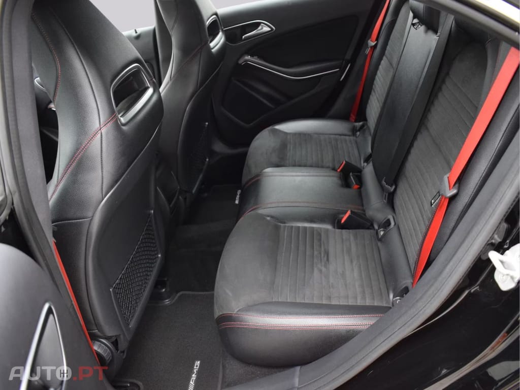 Mercedes-Benz CLA 45 AMG 4M