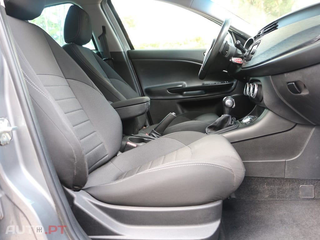 Alfa Romeo Giulietta 1.6 JTDm Super J18 TCT