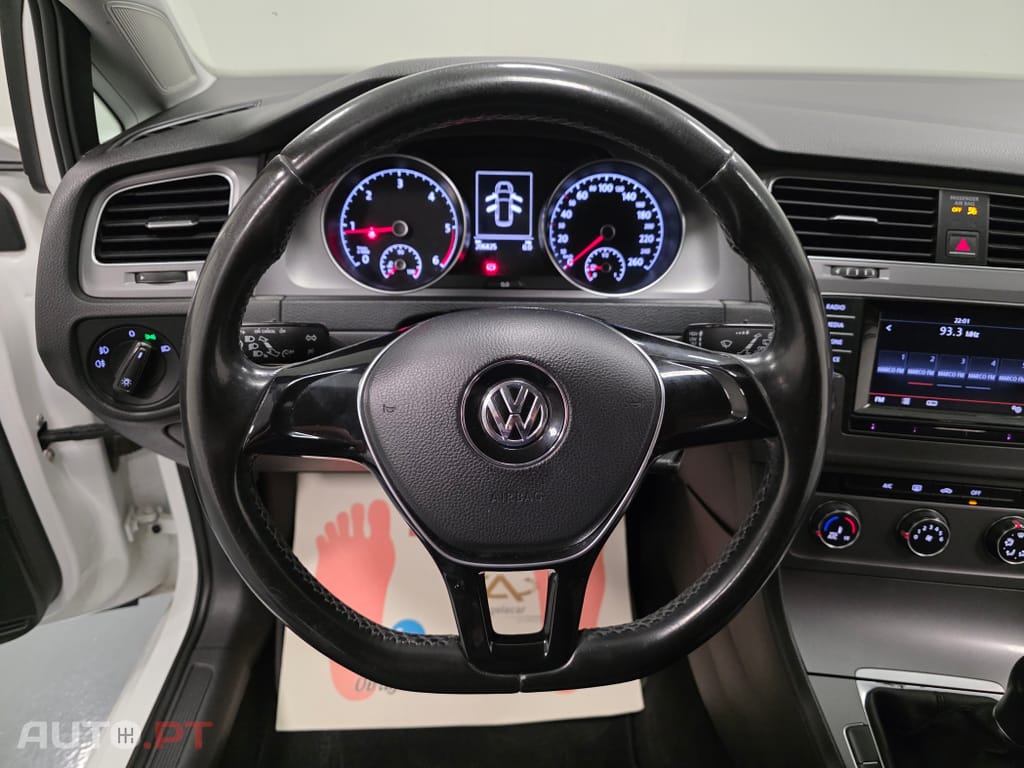 Volkswagen Golf 1.6 HDI CONFORTLINE