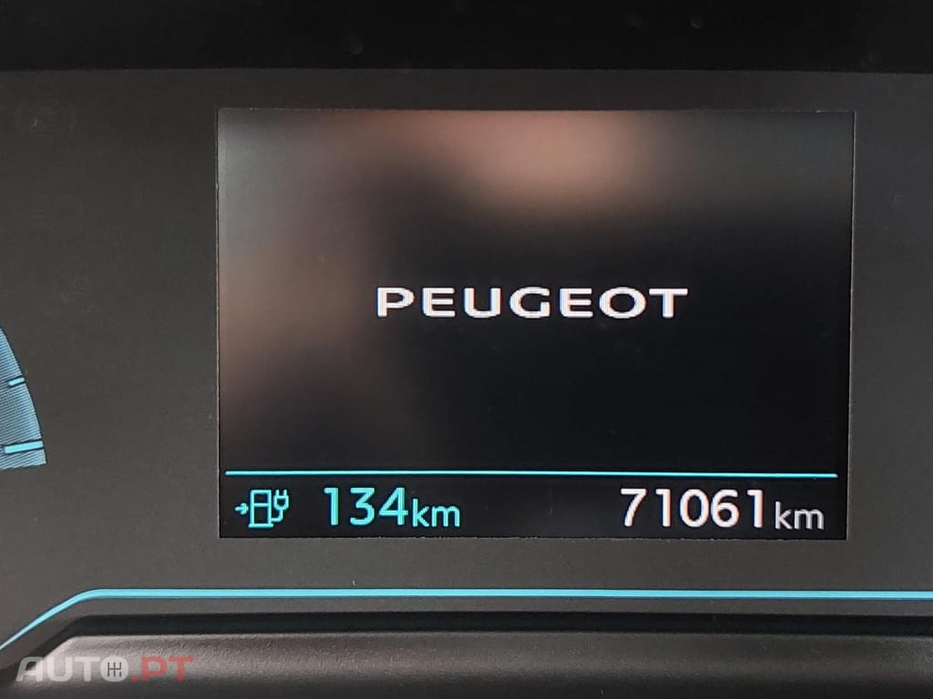 Peugeot E-2008 50 kWh Active Pack