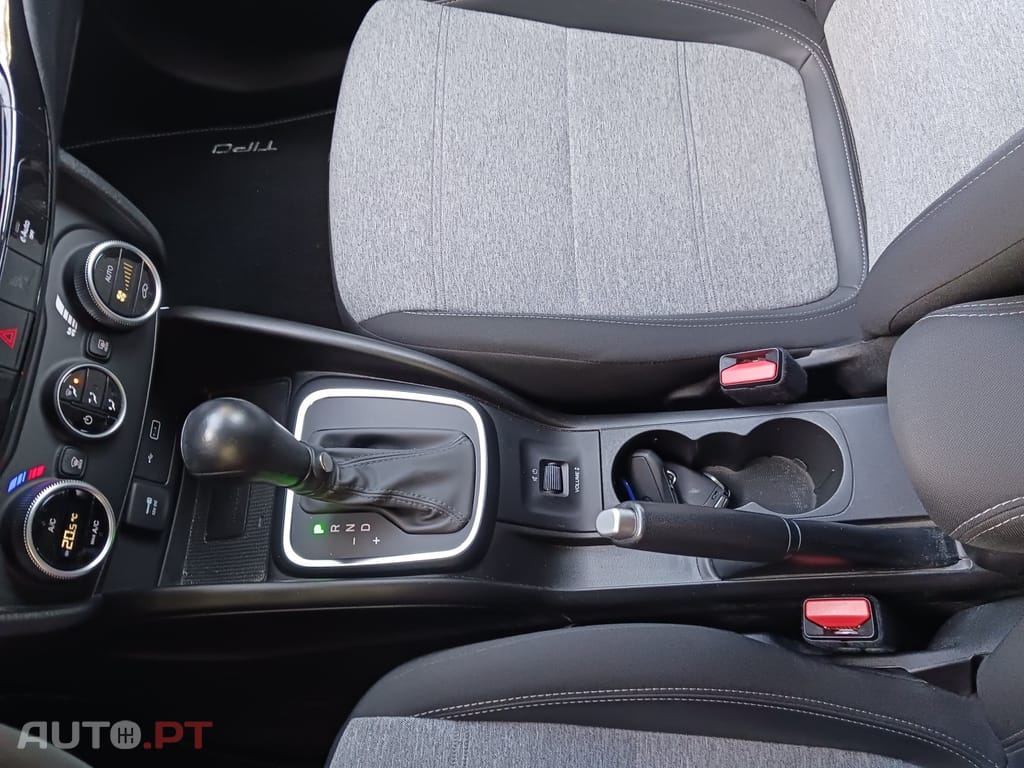 Fiat Tipo 1.5 GSE T4 Cross DCT — fotografia 23