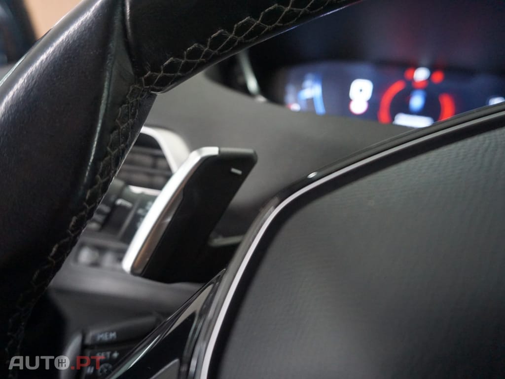 Peugeot 5008 1.2 PureTech Allure EAT8