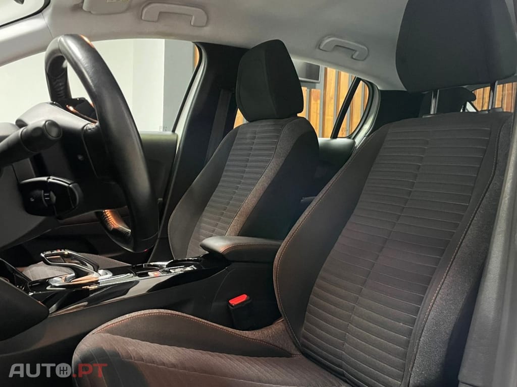 Peugeot E-208 50 kWh Active Pack