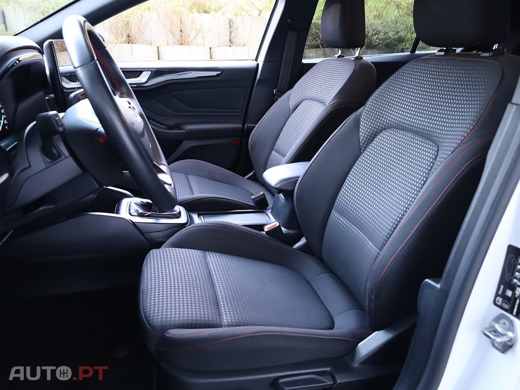 Ford Focus 1.0 Eco Boost MHEV ST-Line