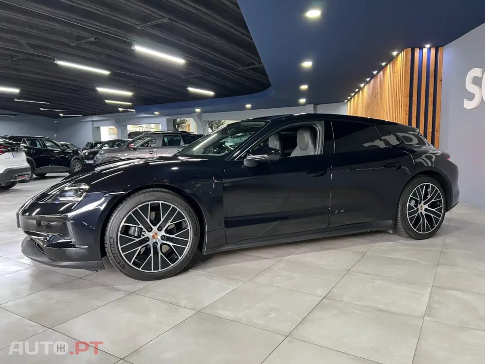 Porsche Taycan Outro