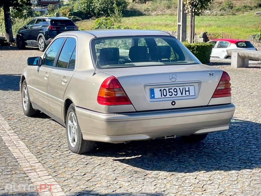 Mercedes-Benz C 220 D Classic