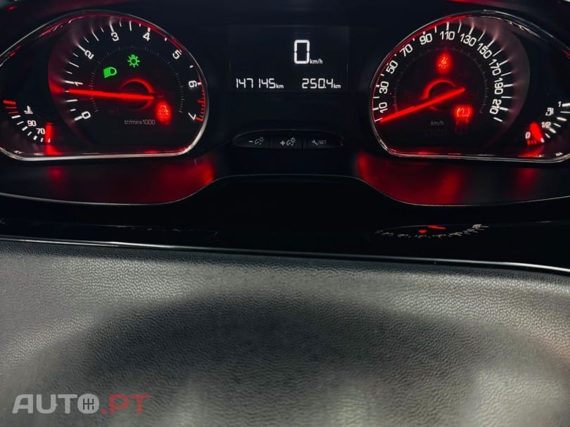 Peugeot 208 1.2 VTi SE Style