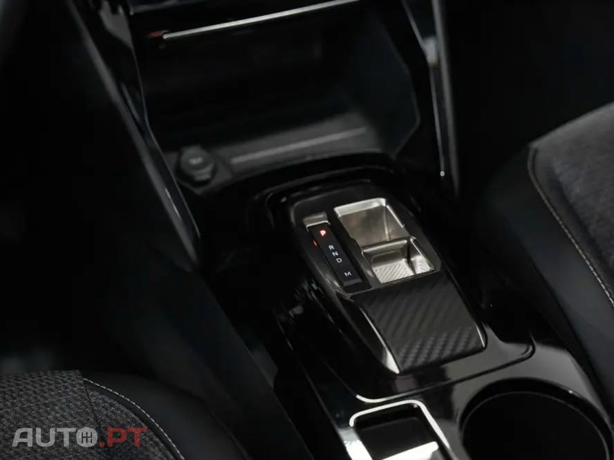 Peugeot 2008 1.2 PureTech Allure EAT8