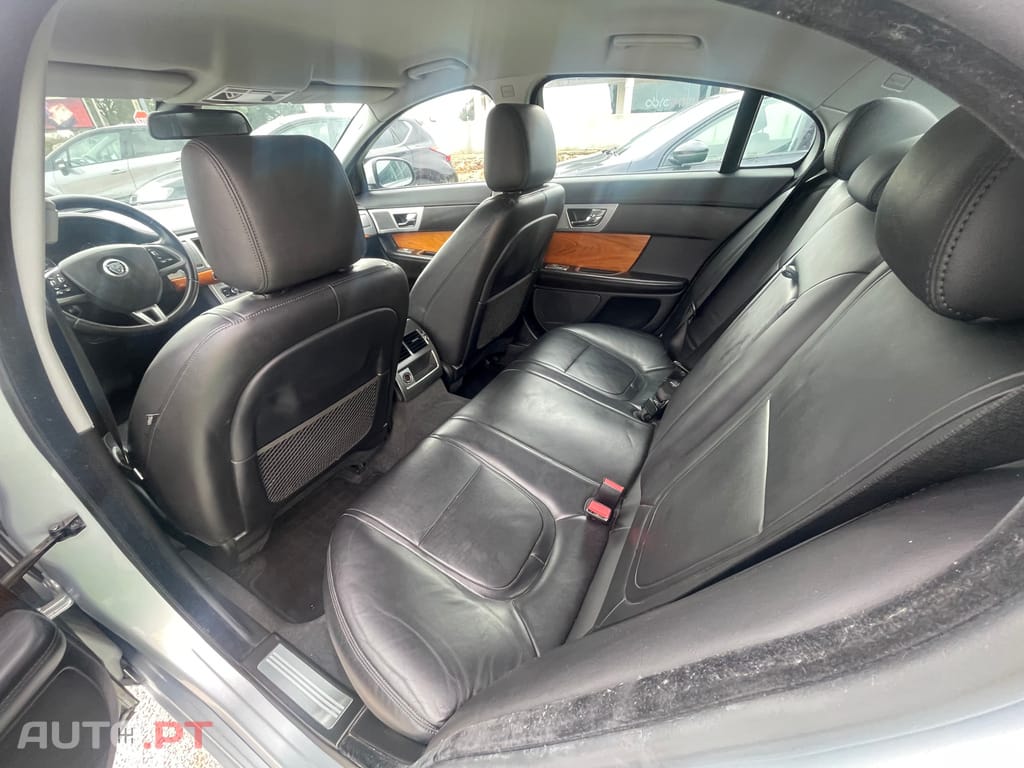 Jaguar XF 2.2 F