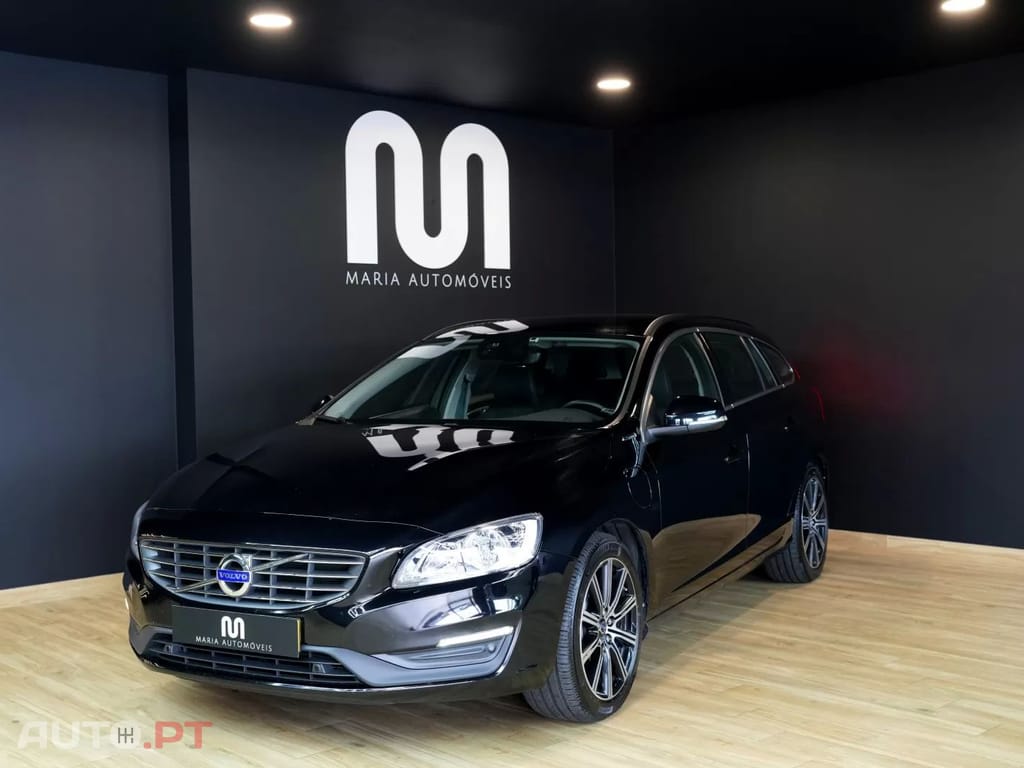 Volvo V60 2.4 D6 Momentum AWD Phev