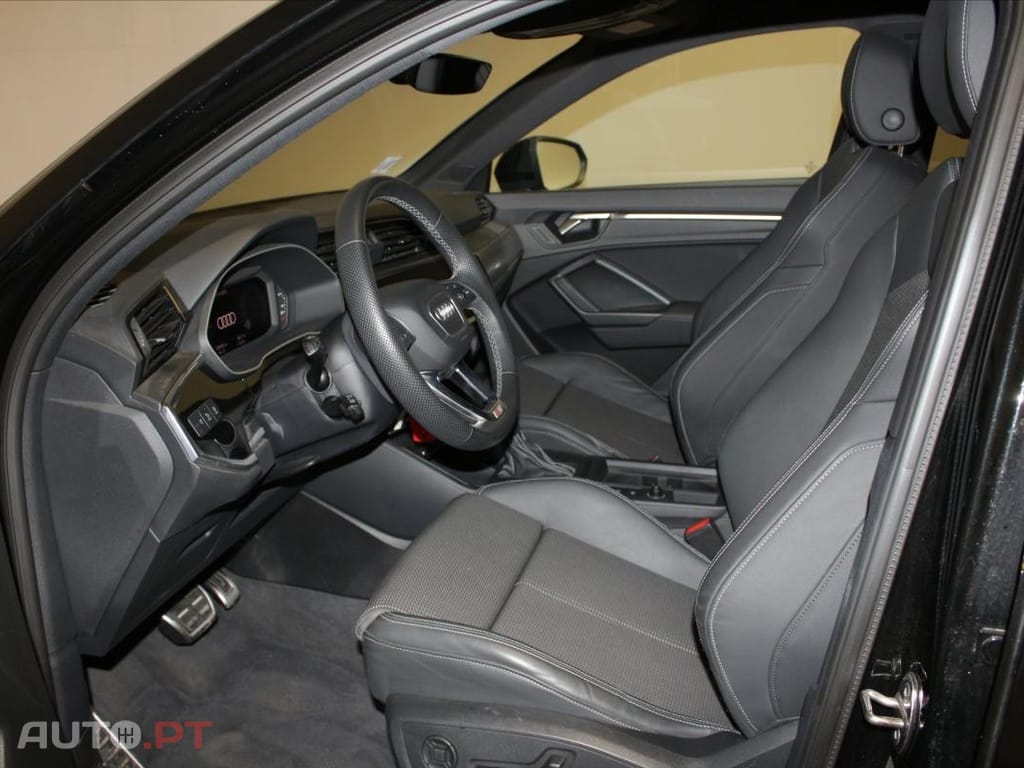 Audi Q3 45 TFSIe S line S tronic