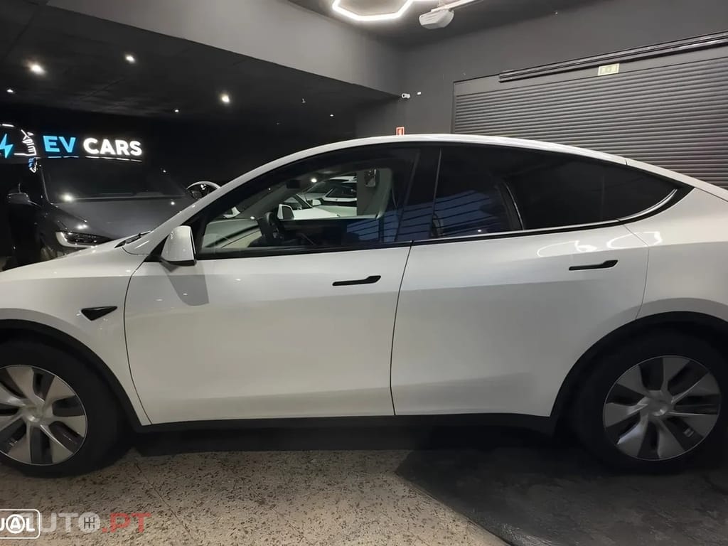 Tesla Model Y Long Range Dual Motor AWD