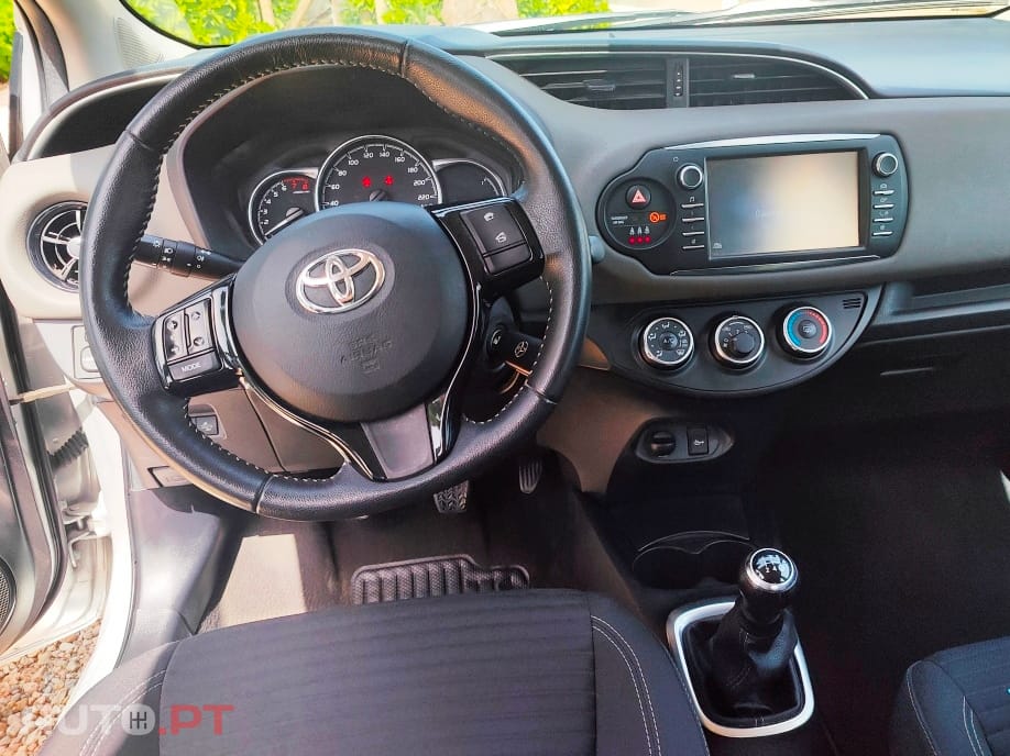 Toyota Yaris VVT-i 1.0Confort plus / 165€ mês