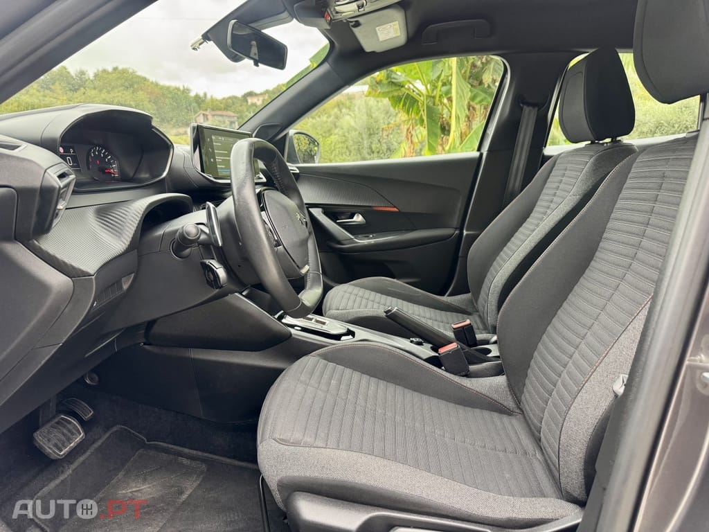Peugeot 2008 1.5 BlueHDi Active EAT8