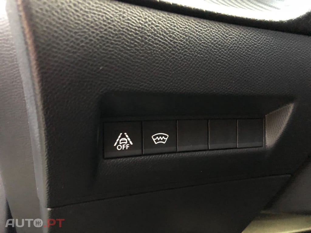 Peugeot E-2008 50 kWh GT