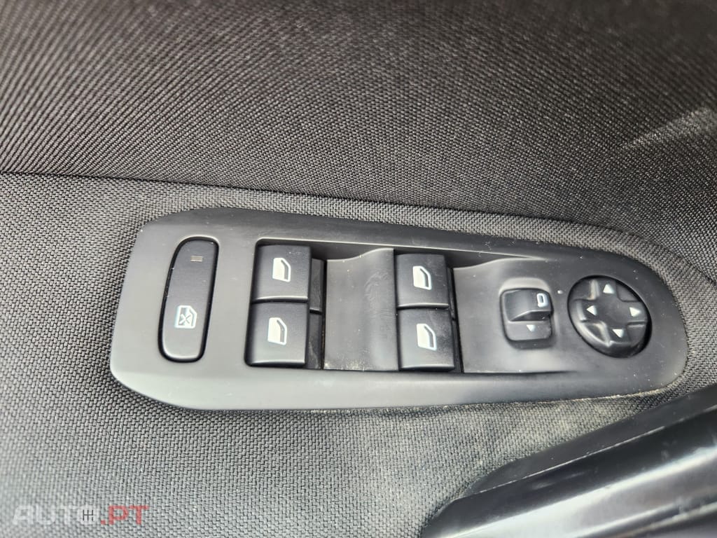 Peugeot 308 1.5 BlueHDi Business Line