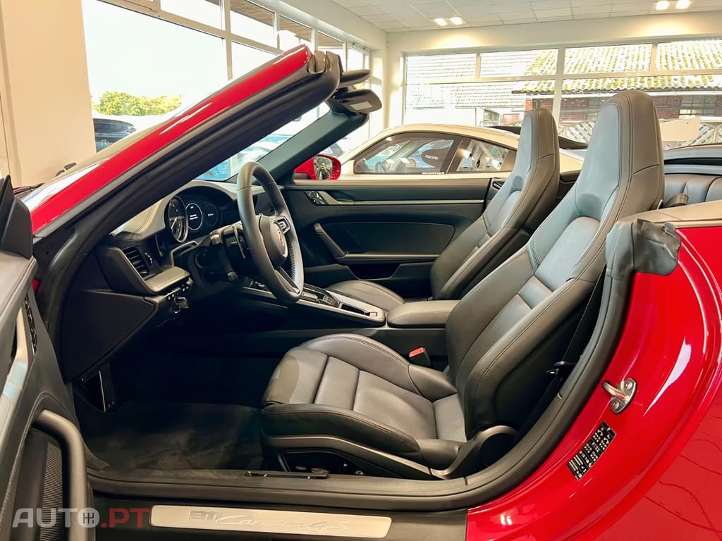Porsche 911 Carrera 4 S