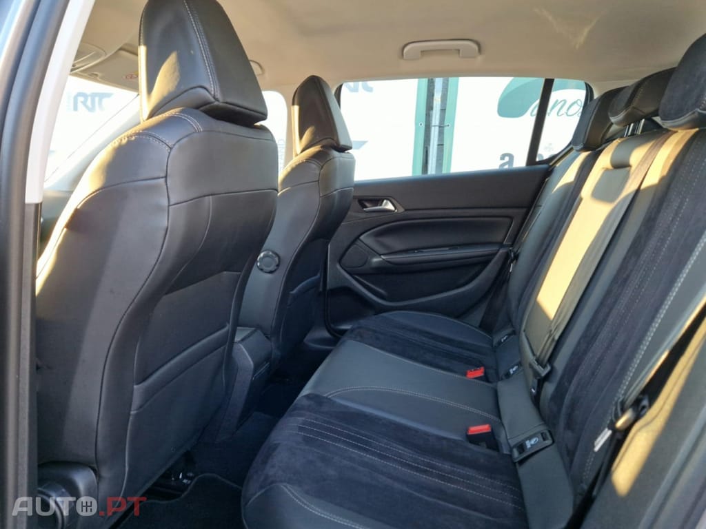 Peugeot 308 1.2 PureTech Allure J17