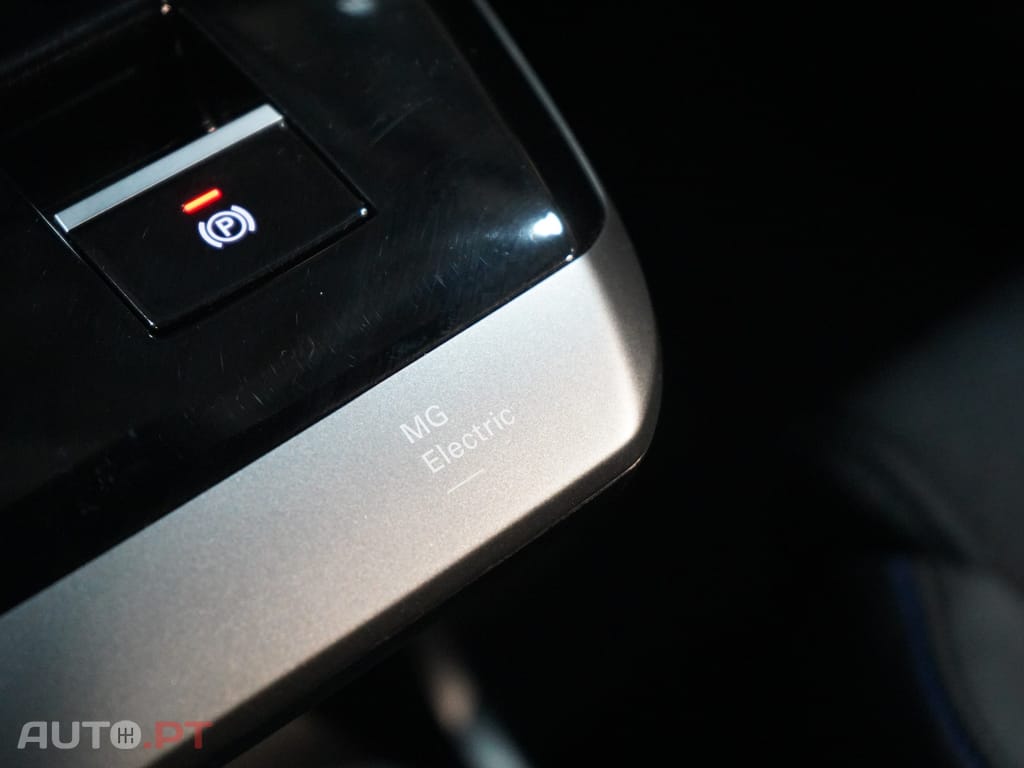 MG MG4 64 kWh Luxury