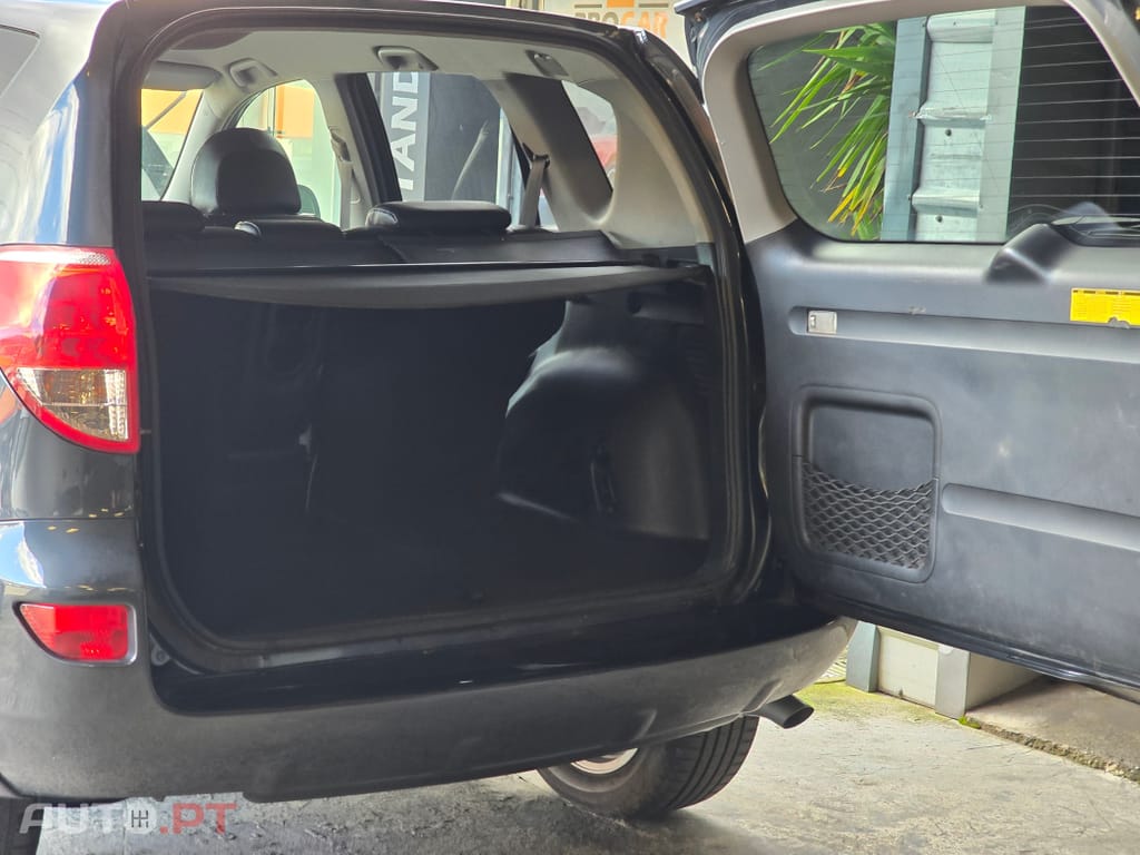 Toyota RAV4 2.2 D-4D X