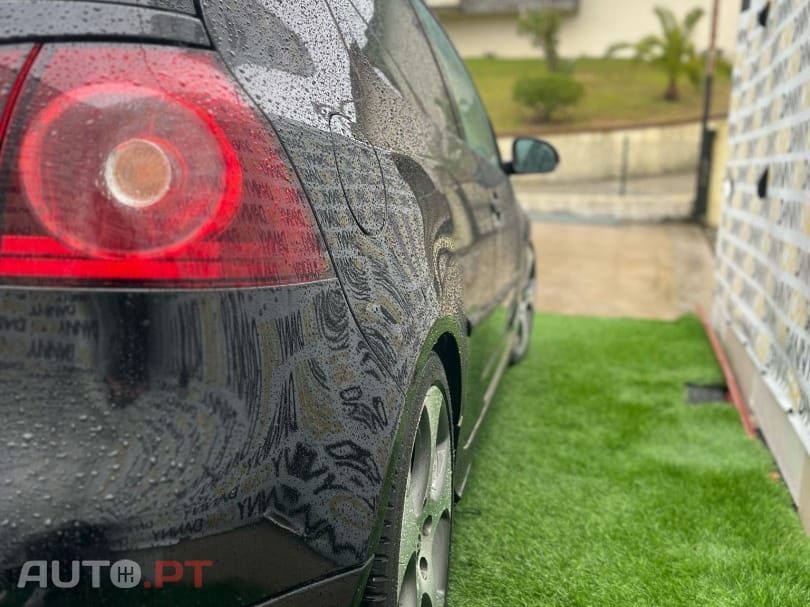 Volkswagen Golf 30 anos