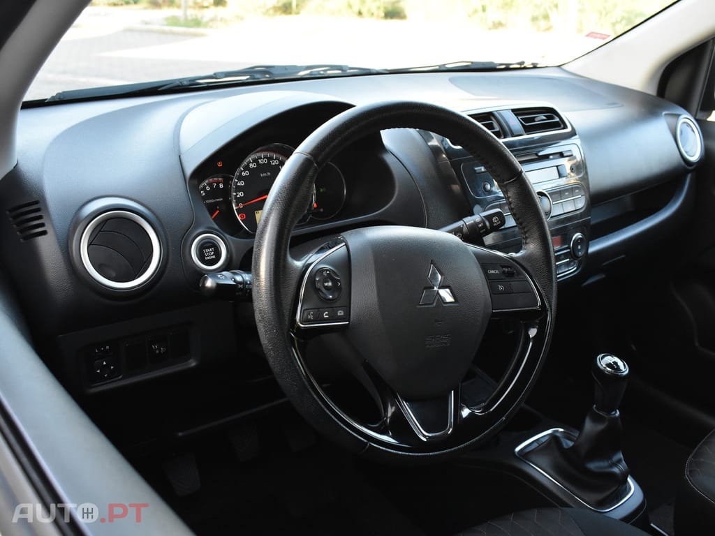 Mitsubishi Space Star 1.2 Intense Connect Edition