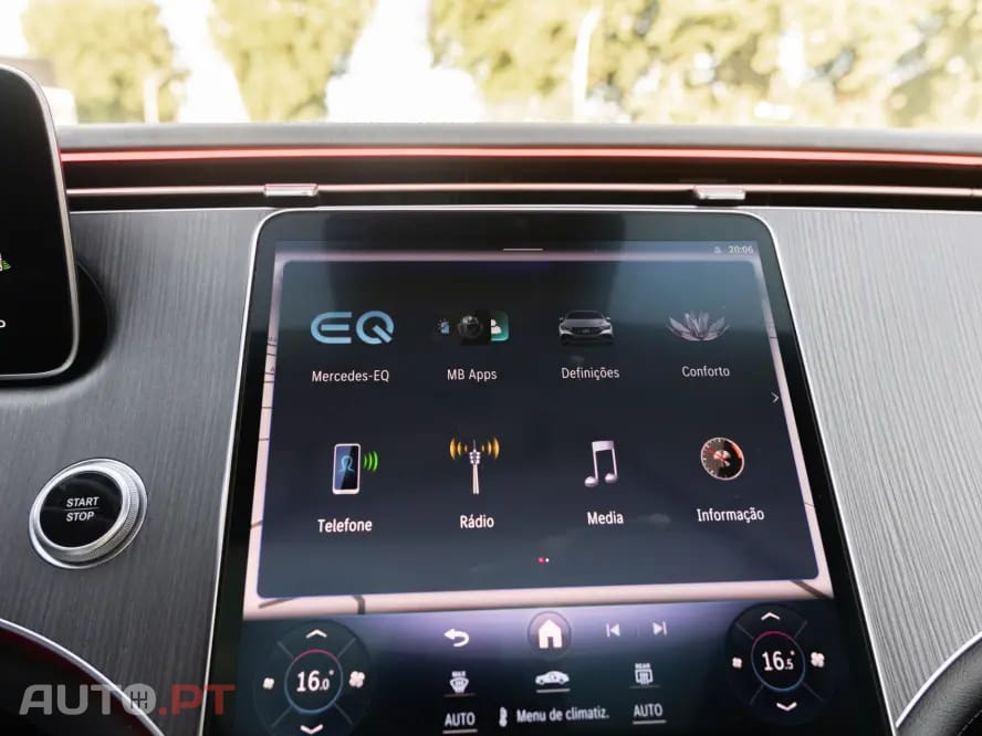 Mercedes-Benz EQE 300 Electric Art