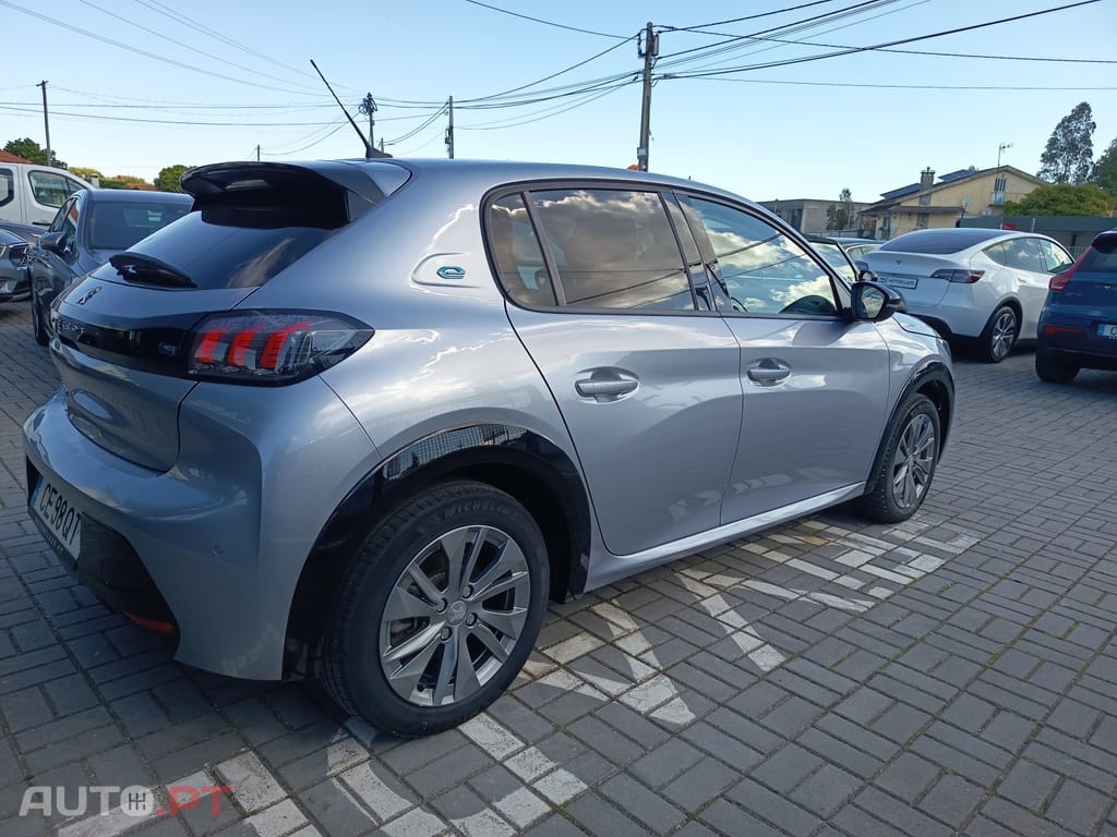 Peugeot E-208 50 kWh Allure