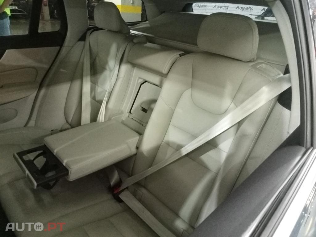 Volvo V60 2.0 T8 AWD TE Plus Bright