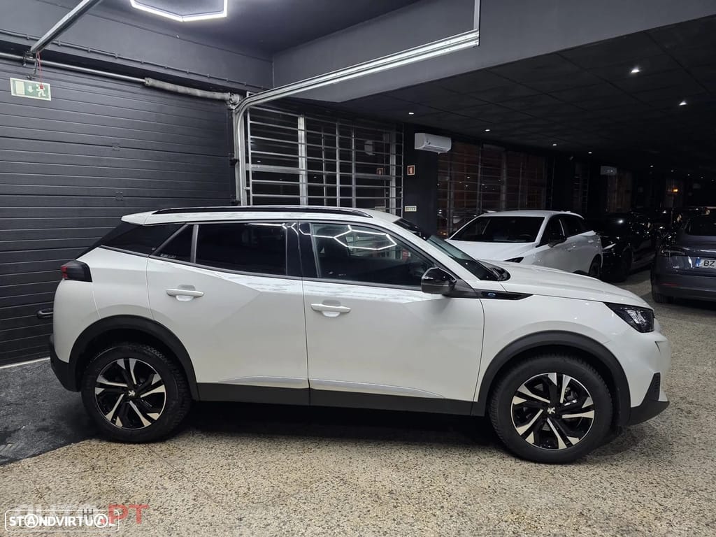 Peugeot E-2008 50 kWh Allure Pack