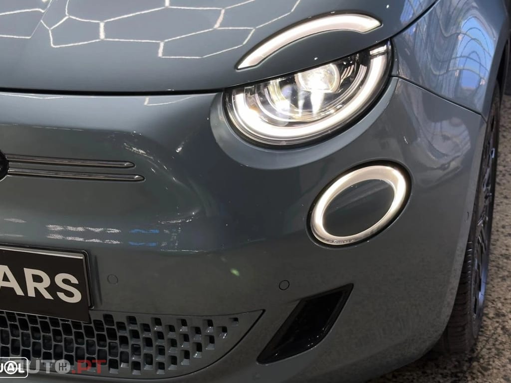 Fiat 500e La Prima