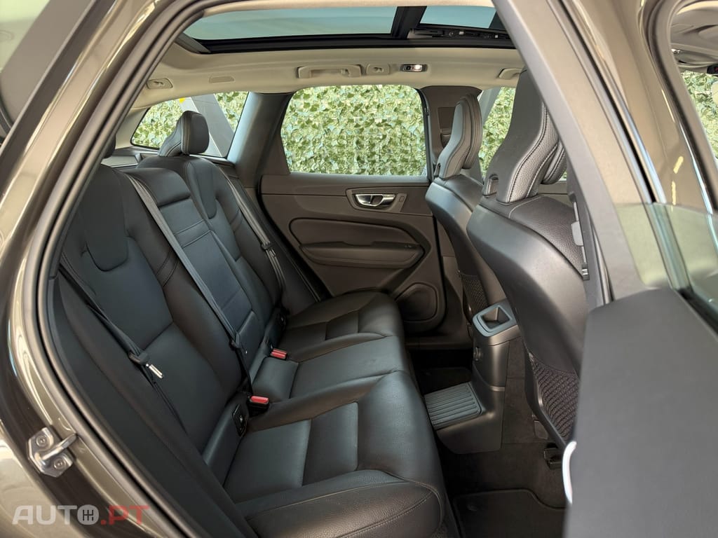 Volvo XC60 2.0 T6 PHEV R-Design AWD