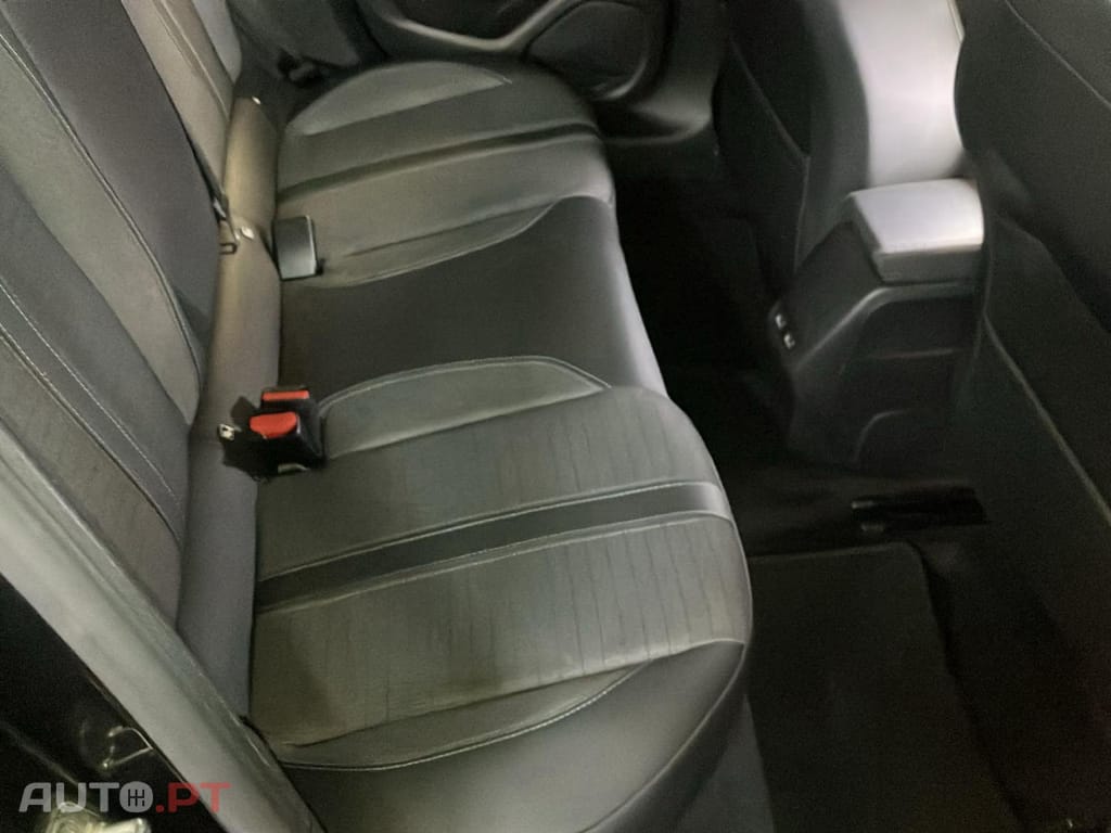 Peugeot E-208 50 KWh Allure Pack