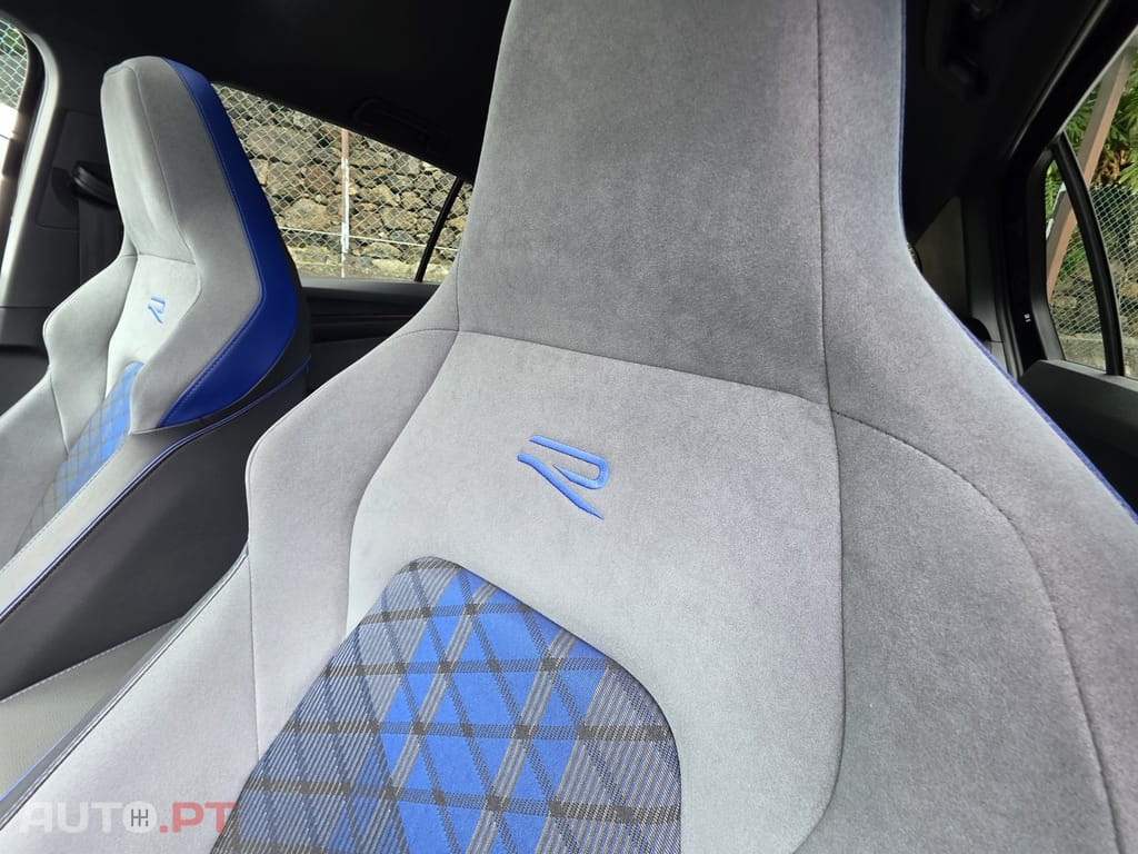 Volkswagen Golf 2.0 TSI R DSG