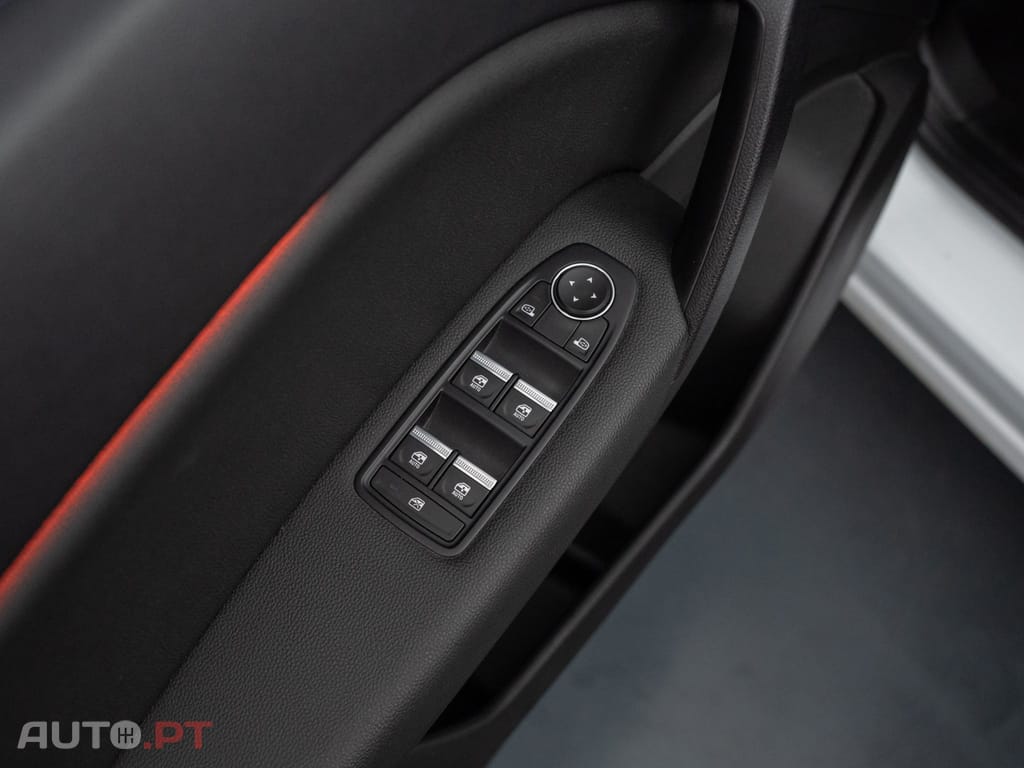 Renault Captur 1.6 E-Tech Plug-In Intens