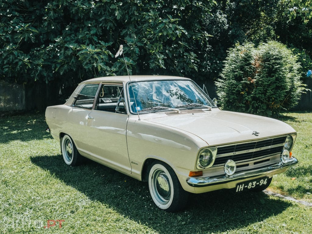 Opel Kadett Sedan 2 door 1.1