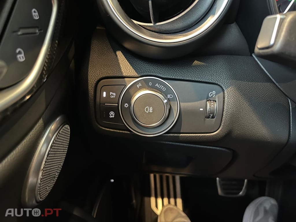 Alfa Romeo Giulia Quadrifoglio bi-turbo 510cv